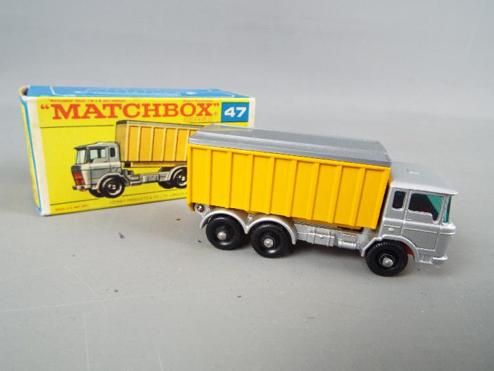 Matchbox by Lesney - Daf Tipper Container Truck, silver coloured cab and chassis, yellow container, - Image 2 of 2