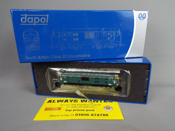 Dapol - an OO gauge locomotive BR class 22 blue op no D 6318, split headcode box, yellow ends,