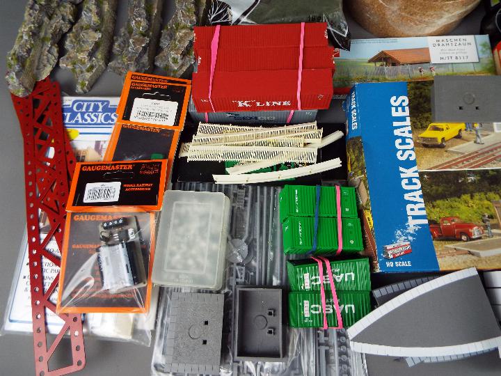 Model Railways - a box of assorted scenics and layout materials, - Image 2 of 5