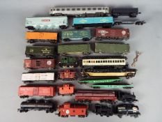 Model Railways - a collection of American HO scale unboxed rolling stock