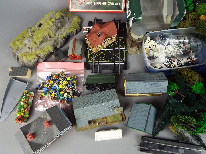 Model Railways Scenics - a quantity of assorted trees and railway accessories - Image 2 of 3