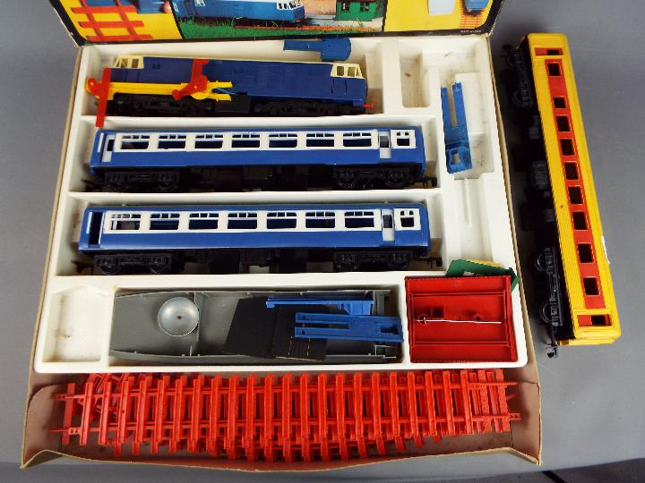 The Big Big Passenger Train boxed set by Novo