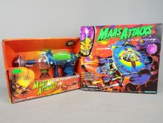 Trendmasters, Topps - Two boxed 'Mars Attacks' 1996 toys by Trendmasters.