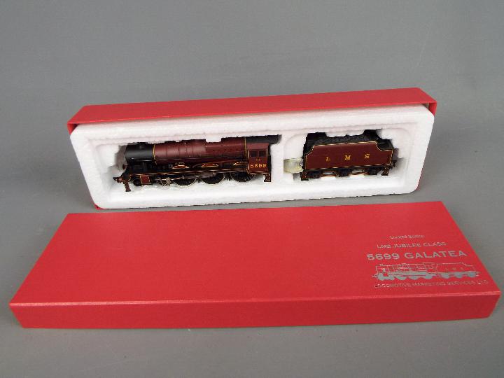 Bachmann Branch Line - an OO gauge locomotive and tender LMS Jubilee class,