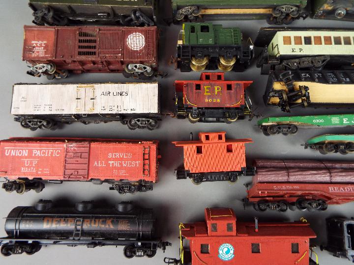 Model Railways - a collection of American HO scale unboxed rolling stock - Image 2 of 2