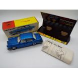Dinky Toys - A boxed Dinky Toys #160 Mercedes Benz 250 SE.