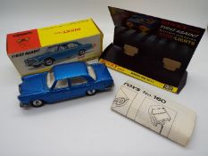 Dinky Toys - A boxed Dinky Toys #160 Mercedes Benz 250 SE.