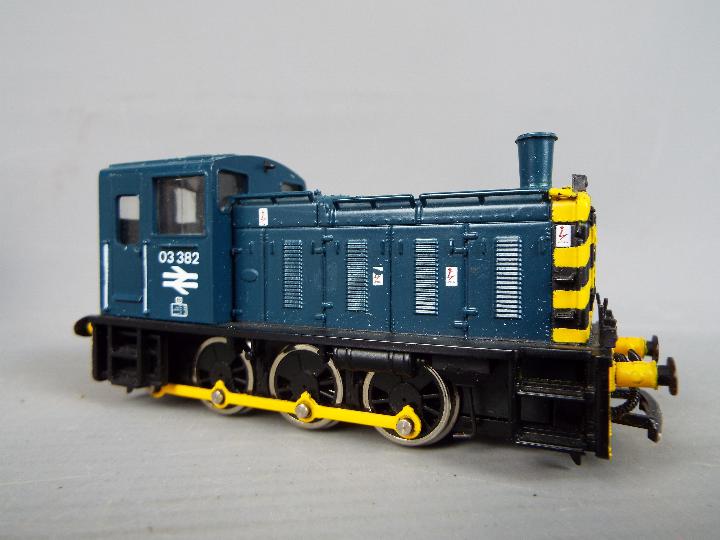 Mainline - Two boxed OO gauge locomotives. Lot includes #37036 Class 03 0-6-0 Diesel locomotive Op. - Image 2 of 3