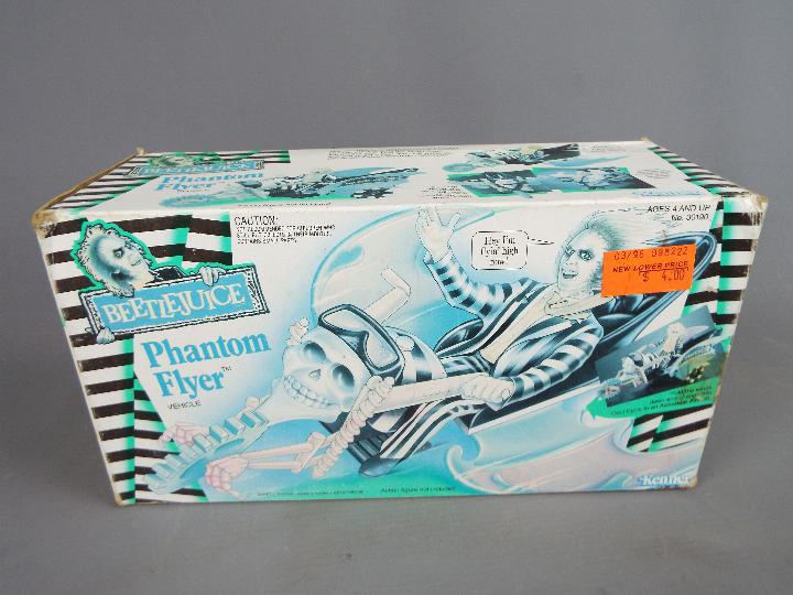 Kenner - A boxed Kenner 'Beetlejuice' Phantom Flyer vehicle. - Image 2 of 3