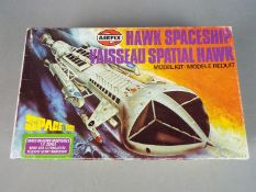 Gerry Anderson - Space 1999 - an Airfix Hawk Spaceship Vaisseau Spatial Hawk all plastic model kit