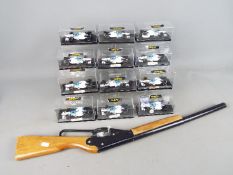 Onyx , daisy - A mixed lot containing 12 Onyx diecast model racing cars in Mint condition,