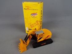 NZG - A boxed 1:50 scale diecast NZG#329 Broyt D800T Tracked Excavator.