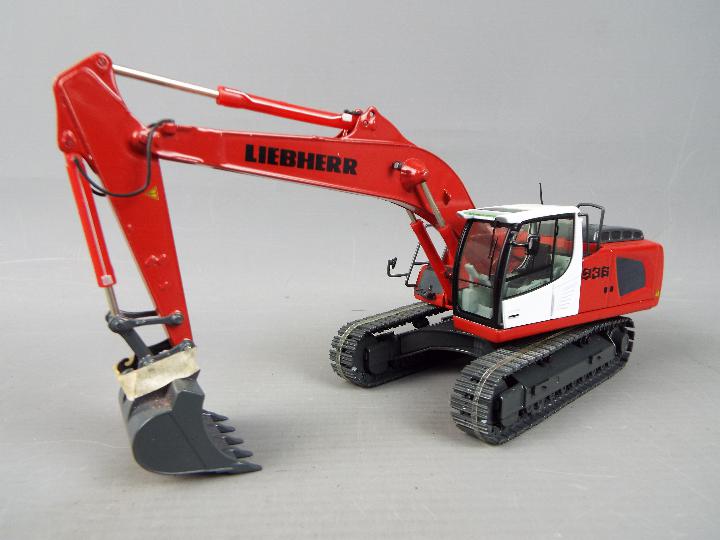 NZG - A boxed diecast 1:50 scale NZG #856/03 Red Edition Liebherr R936 Litronic Excavator. - Image 3 of 3