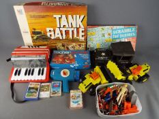 Tonka, MB Games, Fischer, Others - An unboxed Tonka US Army Jeep,