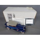 Franklin Mint - A boxed Franklin Mint diecast 1:24 scale 1932 Cadillac V16.