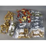 Airfix - Over 200 unboxed vintage Airfix 1:32 scale plastic soldiers / figures.