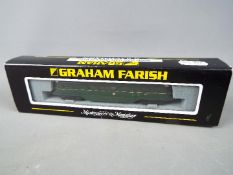 Graham Farish - A boxed Graham Farish #371-625 N Gauge GWR Railcar Op.No.W32W in Brunswick Green.