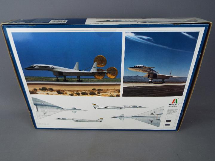 Italeri - a plastic model kit of a XB-970 Valkyrie model No. - Image 2 of 2