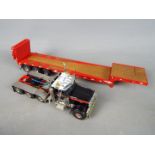 TWH Collectibles - A boxed 1:50 scale diecast Mammoet Peterbilt Truck with Low Loader by TWH