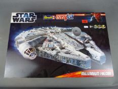 Star Wars - a Revell Easykit Star Wars Millennium Falcon model kit No.
