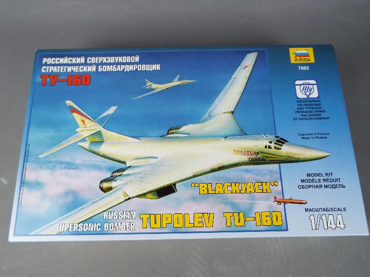 Zvezda - two all plastic model kits to include an A-90 'Orlyonok' model No. - Image 3 of 3