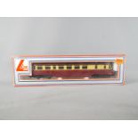 Lima - A boxed Lima #205133 OO gauge Railcar Op.No.W22 in in BR Crimson / Cream livery.