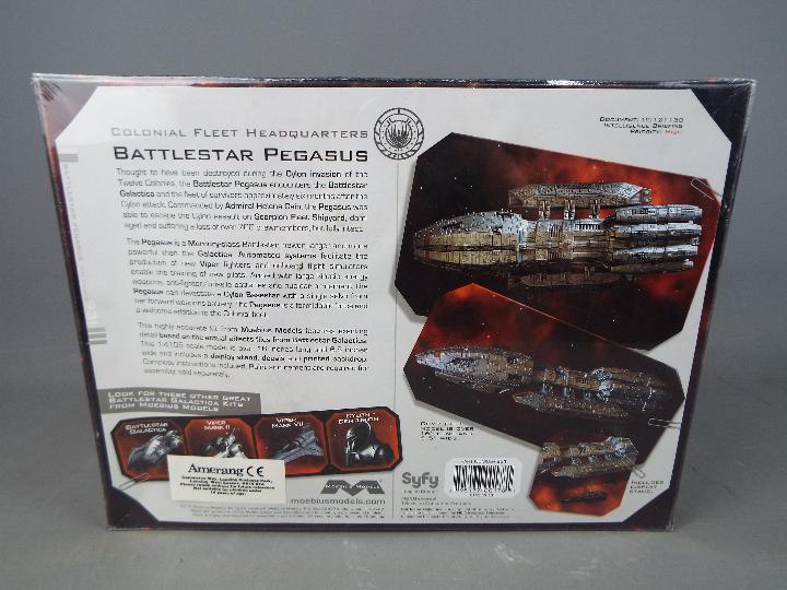 Battlestar Galactica - a 1:4105 scale plastic assembly model kit of Battlestar Pegasus by Moebius - Image 2 of 2