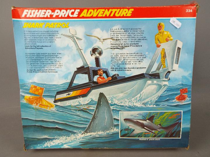 Fisher price - A boxed vintage Fisher Price Adventure #334 Shark Patrol Play set. - Bild 2 aus 2