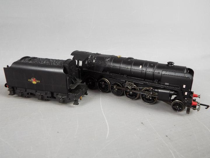 Hornby - A boxed Hornby OO gauge R2105D Class 9F 2-10-0 steam locomotive and tender, Op.No. - Image 2 of 2