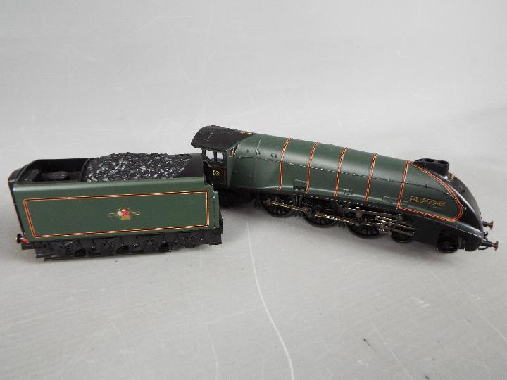 Hornby - A boxed Hornby OO gauge R2266A Class A4 4-6-2 steam locomotive and tender, Op.No. - Image 2 of 2