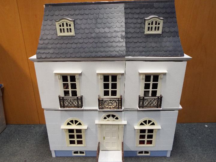 A three storey doll's house, with various good quality furniture, - Bild 2 aus 7