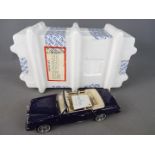 Franklin Mint - A boxed Franklin Mint 1:24 scale Rolls Royce Corniche IV.