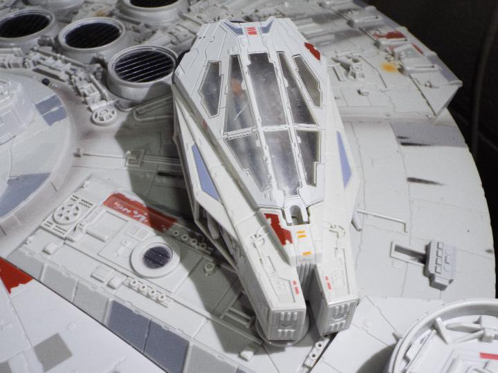 Hasbro, Star Wars - A boxed Hasbro 'The Legacy Collection' Millennium Falcon. - Image 3 of 3