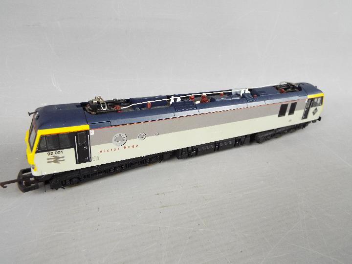 Lima - A boxed Lima #204855 Limited Edition no 1055 of 3000 OO gauge Class 92 diesel locomotive, Op. - Image 2 of 2