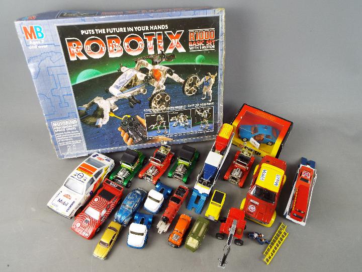 Matchbox, Ertl, Bburago, Corgi, Others - A boxed MB Games Robotix RS1000 Kit,