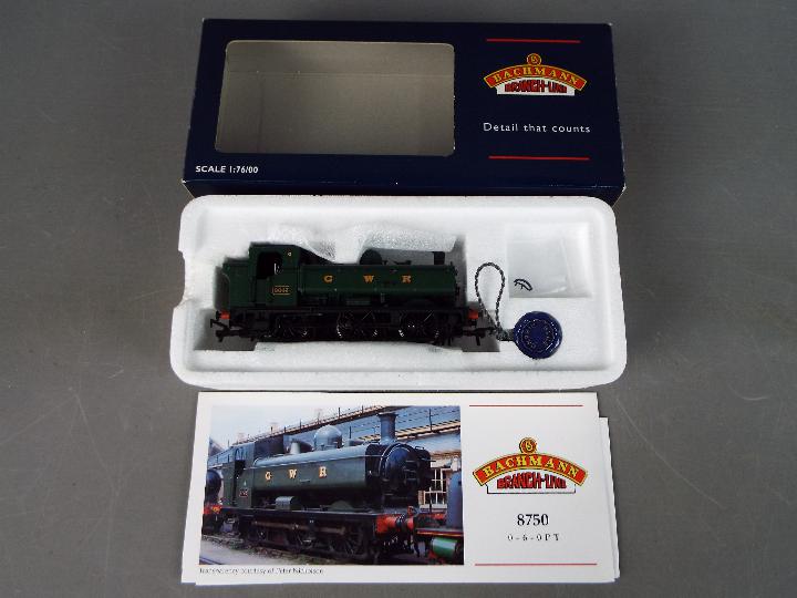 Bachmann - A boxed OO gauge Bachmann #32-200 0-6-0 8750 Pannier Tank Engine Op.No.