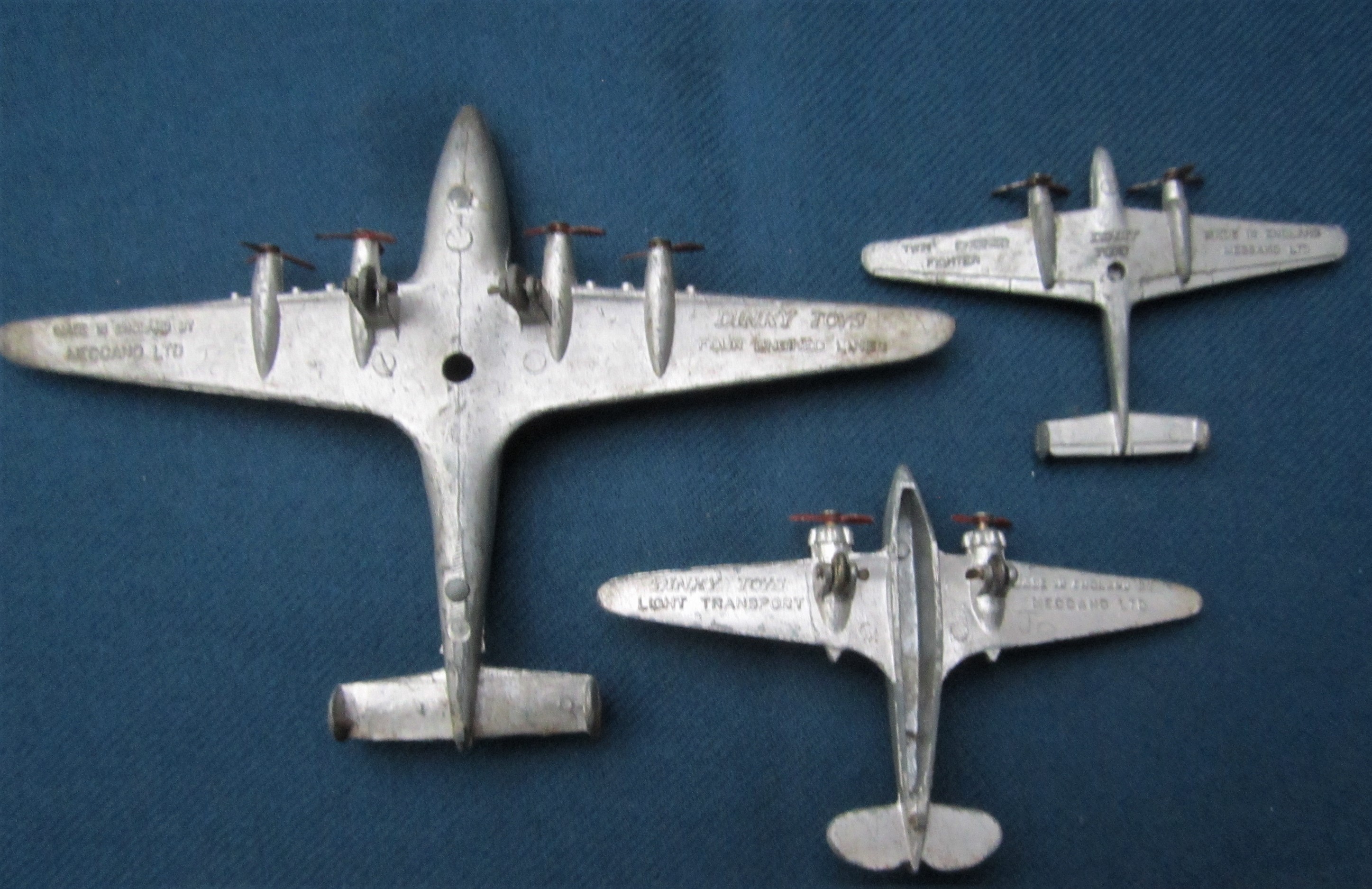 DINKY TOYS - 3 VINTAGE AEROPLANES