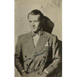 FILM STARS - JOHN MILLS HAND SIGNED PHOTOGRAPH