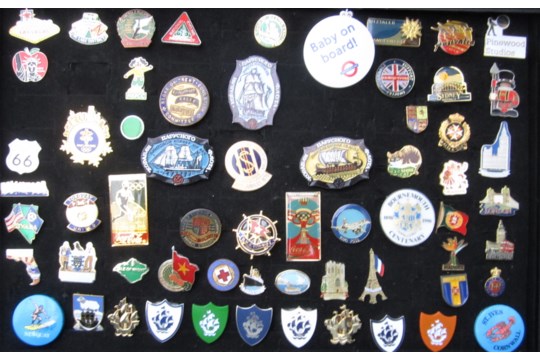 COLLECTABLES - OVER 200 BADGES INCLUDES BLUE PETER SET - Image 2 of 4