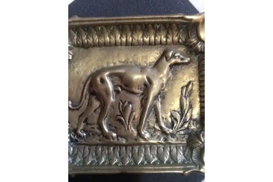 19TH CENTURY BRASS DOG ASHTRAY - Image 2 of 4