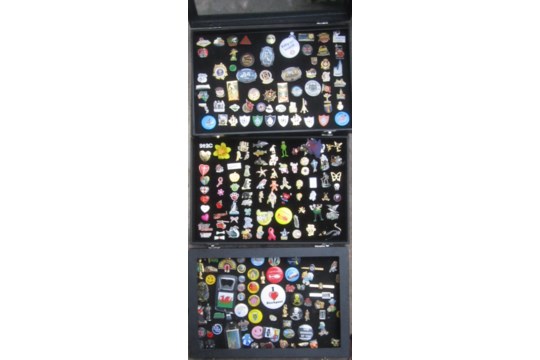 COLLECTABLES - OVER 200 BADGES INCLUDES BLUE PETER SET