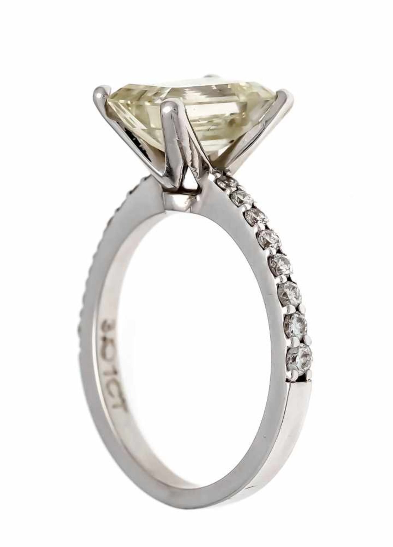 Diamant-Ring WG 750/000 mit einem im Smaragdschliff fac. Diamanten 3,01 ctget.Weiß(K)/VVS2 ( 3,01 - Bild 2 aus 2