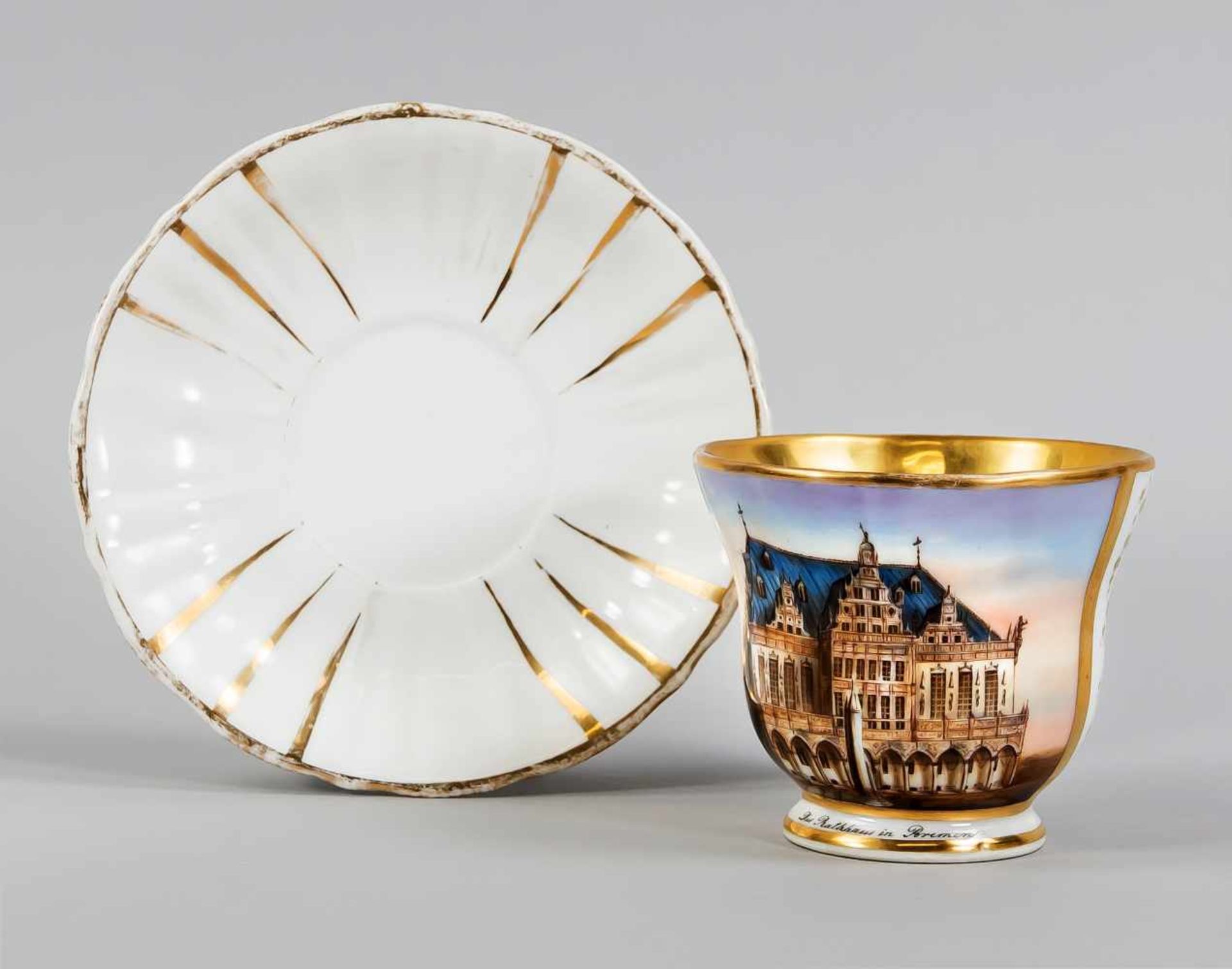 Große Biedermeier-Ansichtentasse 'Bremer Rathaus' mit Untertasse, C. Tielsch,Altwasser/Schlesien,