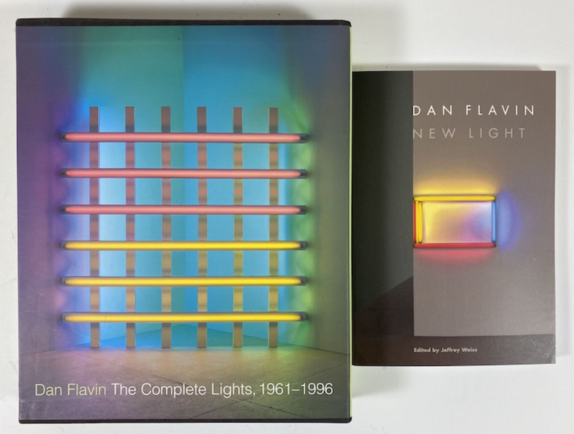 FLAVIN -- GOVAN, M. & T. BELL. Dan Flavin: The complete lights, 1961-1996. NY, (2004). 4°. Ocl. w.