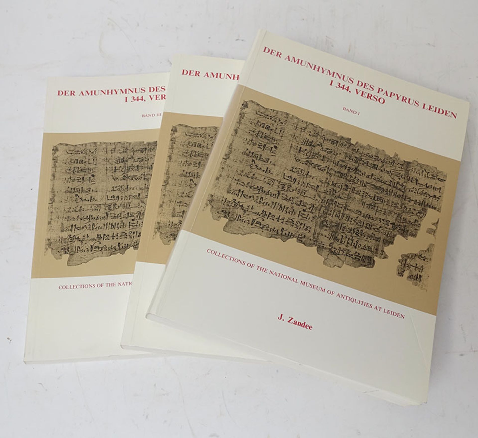 ZANDEE, J. Der Amunhymnus des Papyrus Leiden I 344, verso. Leiden, (1992). 3 vols. xxii, 405; vi,