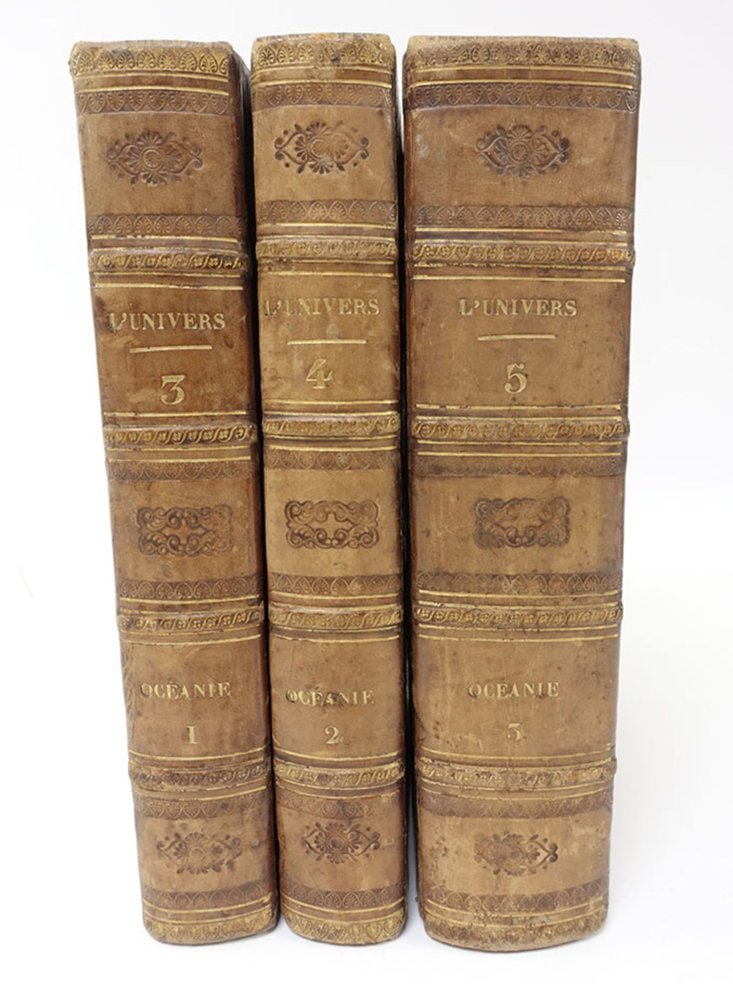 OCEANIA -- DOMENY DE RIENZI, G.L. Océanie. Paris, 1836-37. 3 vols. W. 5 fold. maps and 304 full-p. - Bild 2 aus 2
