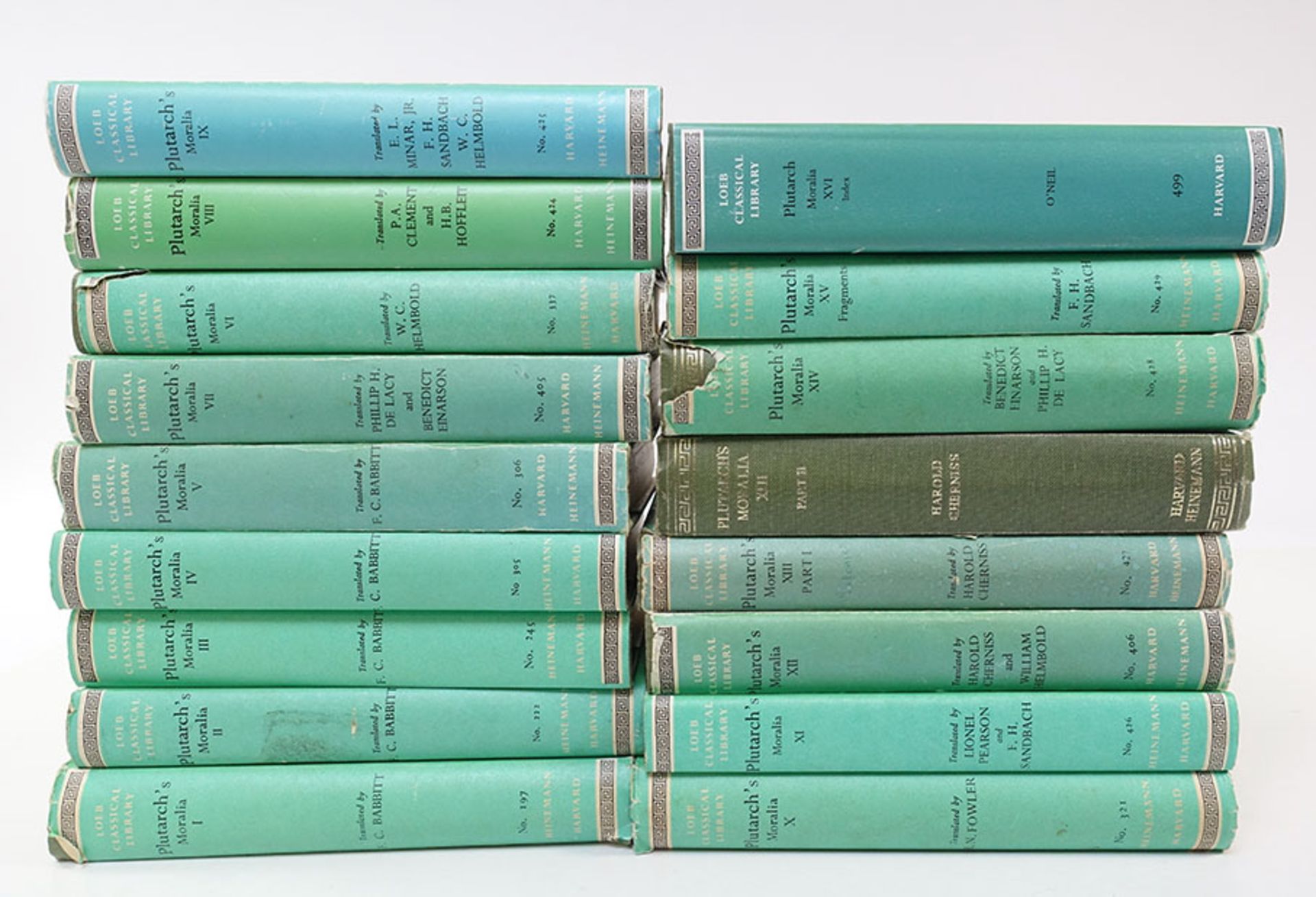 LOEB CLASSICAL LIBRARY -- PLUTARCHUS. Moralia. W. an Engl. transl. by F.C. Babbitt (a.o.). Lond.,