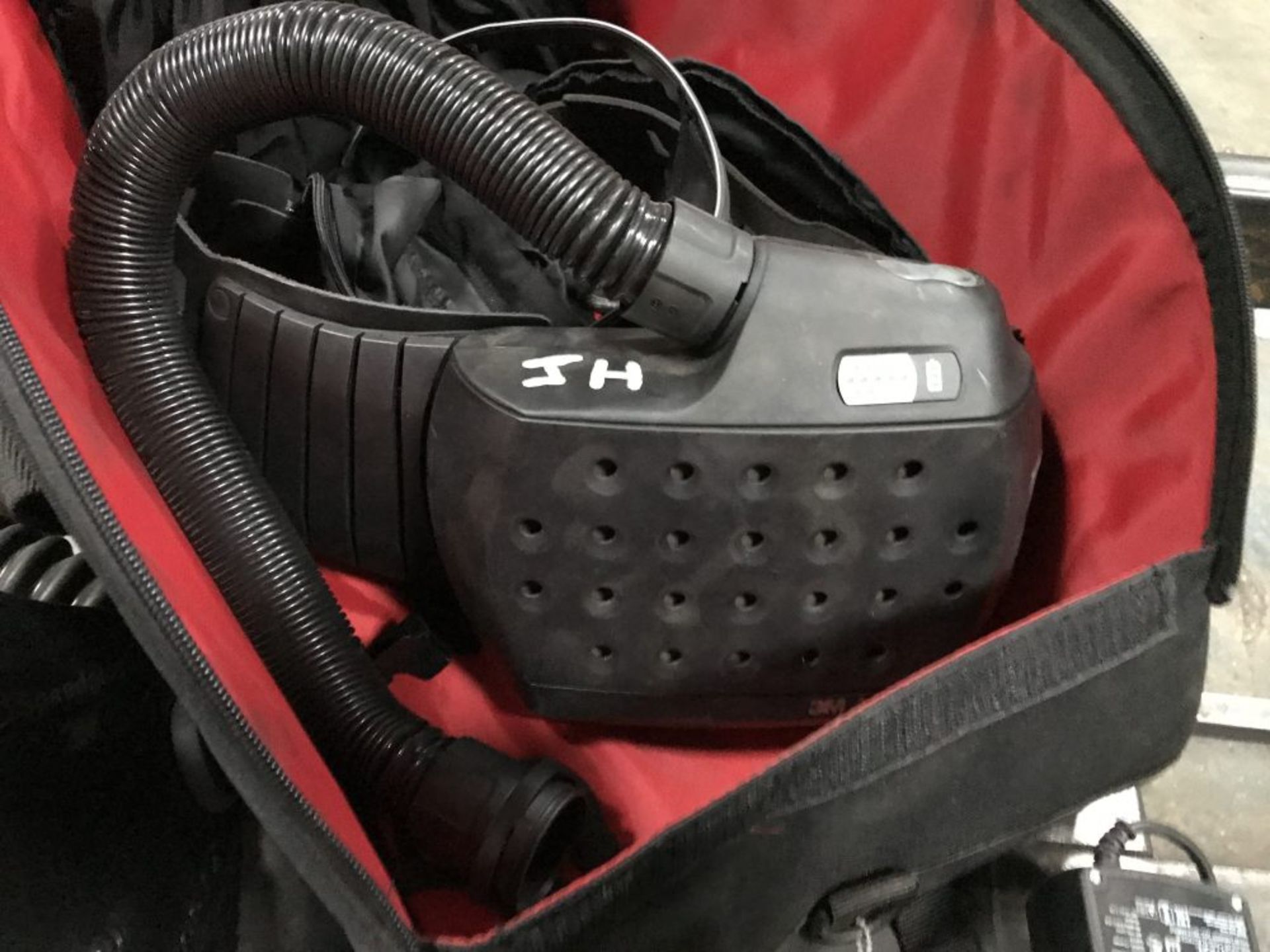 3M Speedglas 9100 air respirator welding helmet with Adflow battery pack, charger and bag. Moulded a - Image 3 of 6