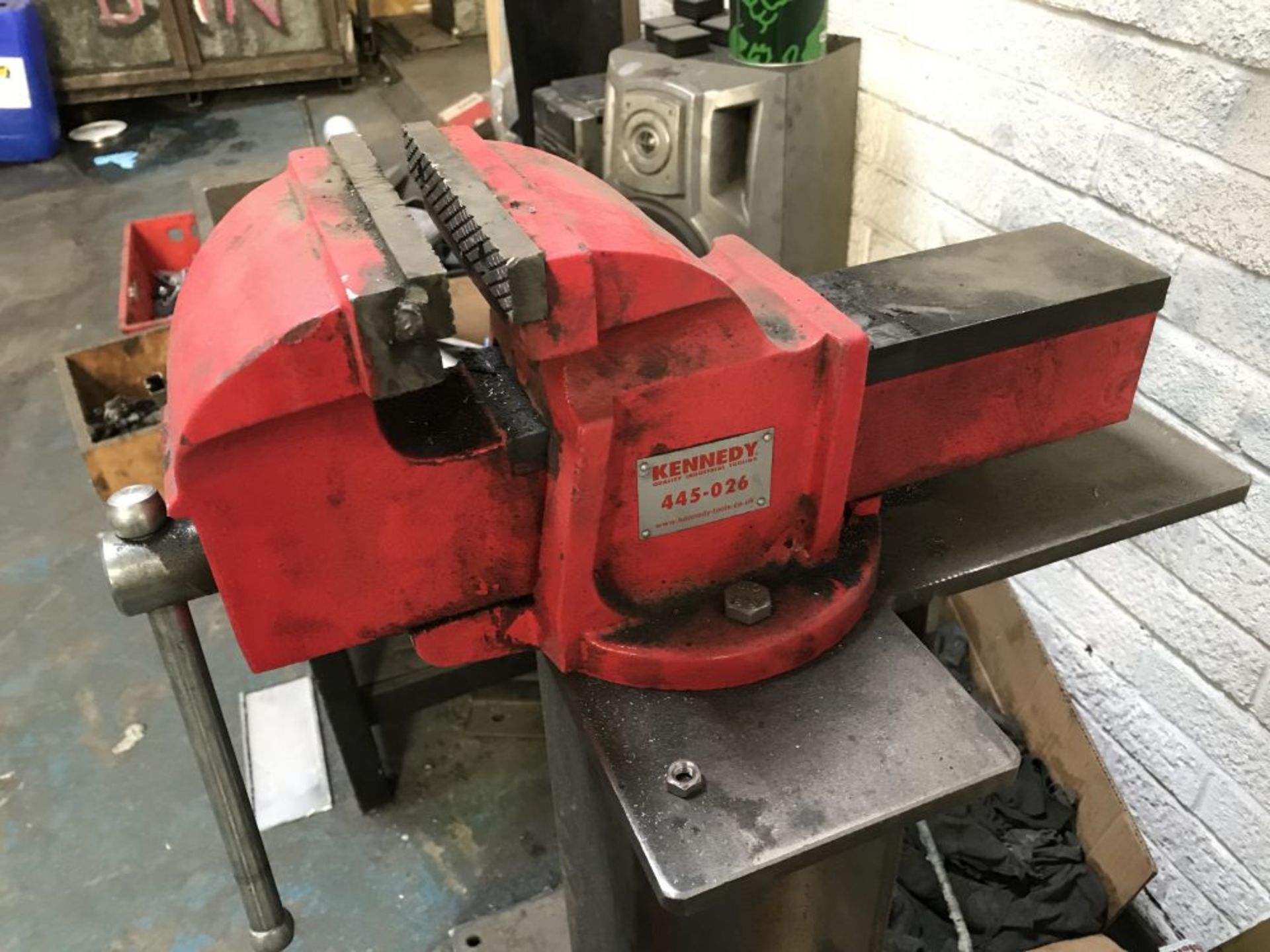 Kennedy 445-026 150mm vice on stand