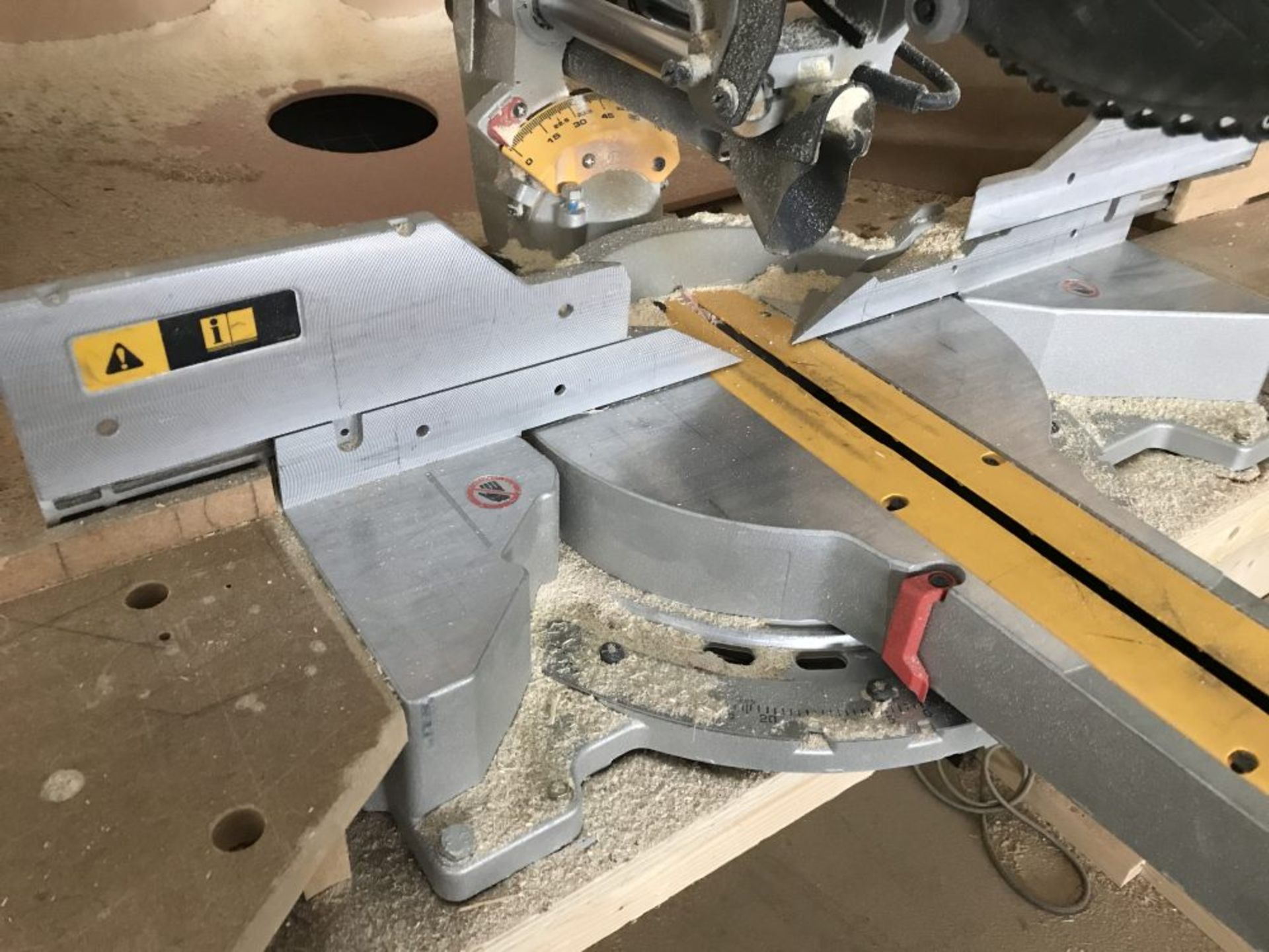 DeWalt DWS780-QS compound mitre saw, 240V - Image 3 of 8